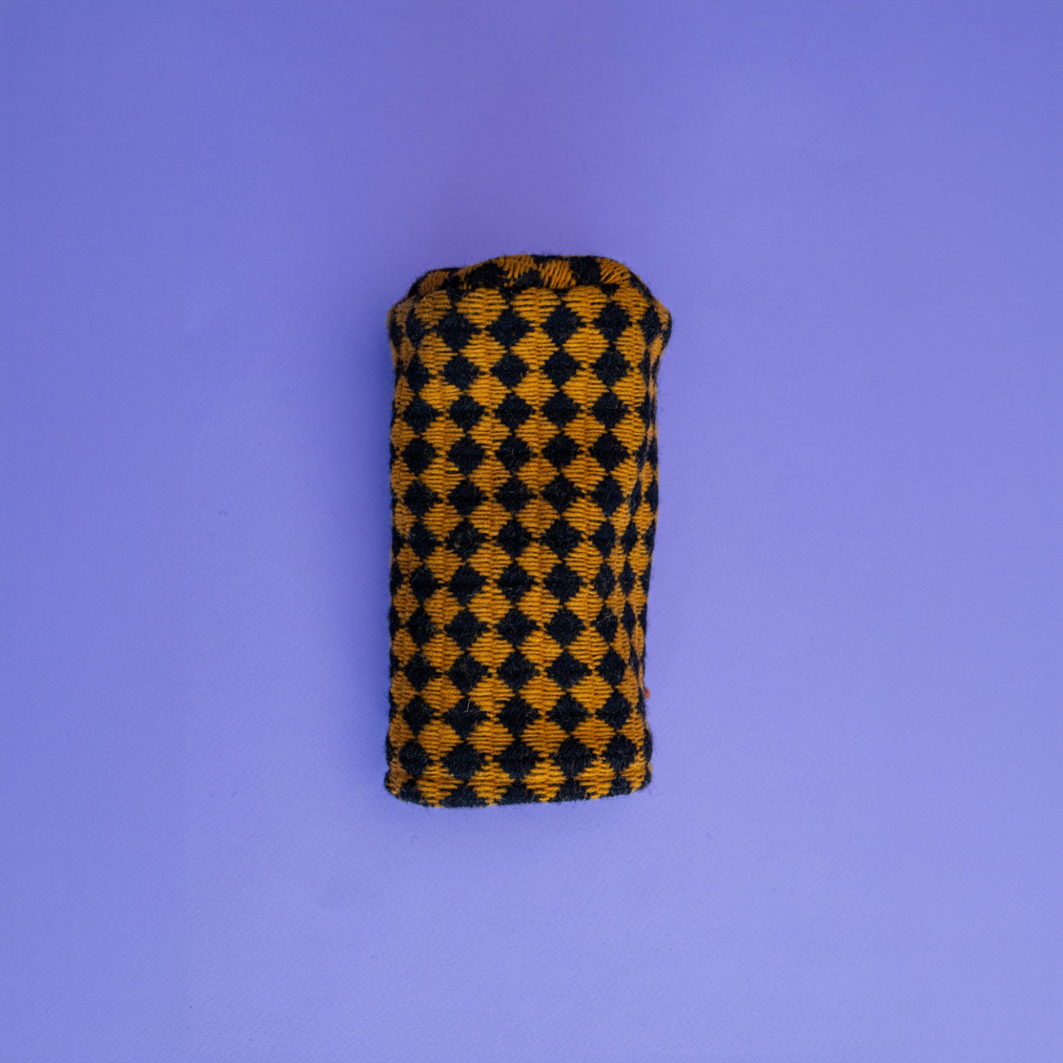Lofted villainen hybridimailan suojus Glazed Tile -kuosilla