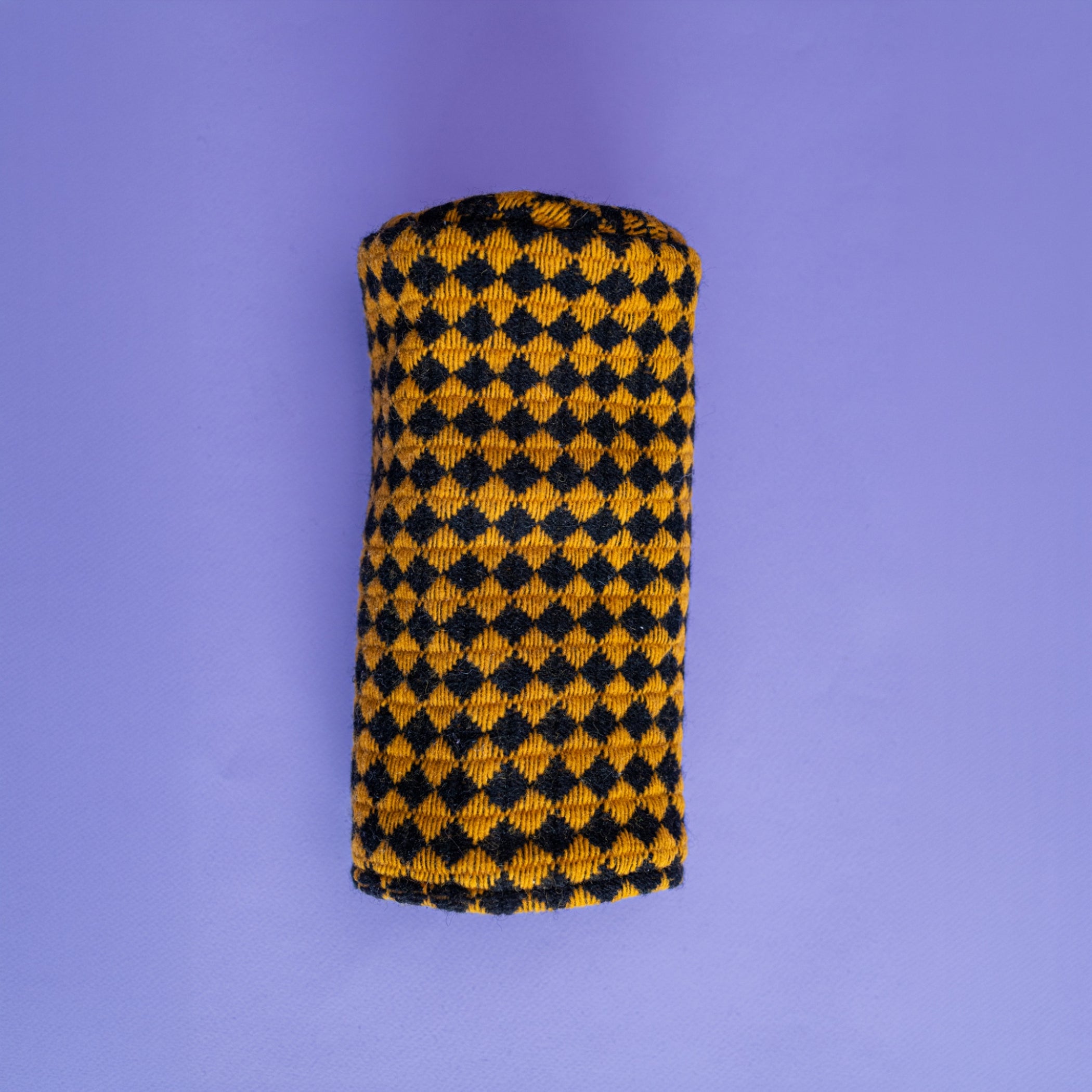 Lofted villainen väyläpuun mailansuoja Glazed Tile -kuosilla