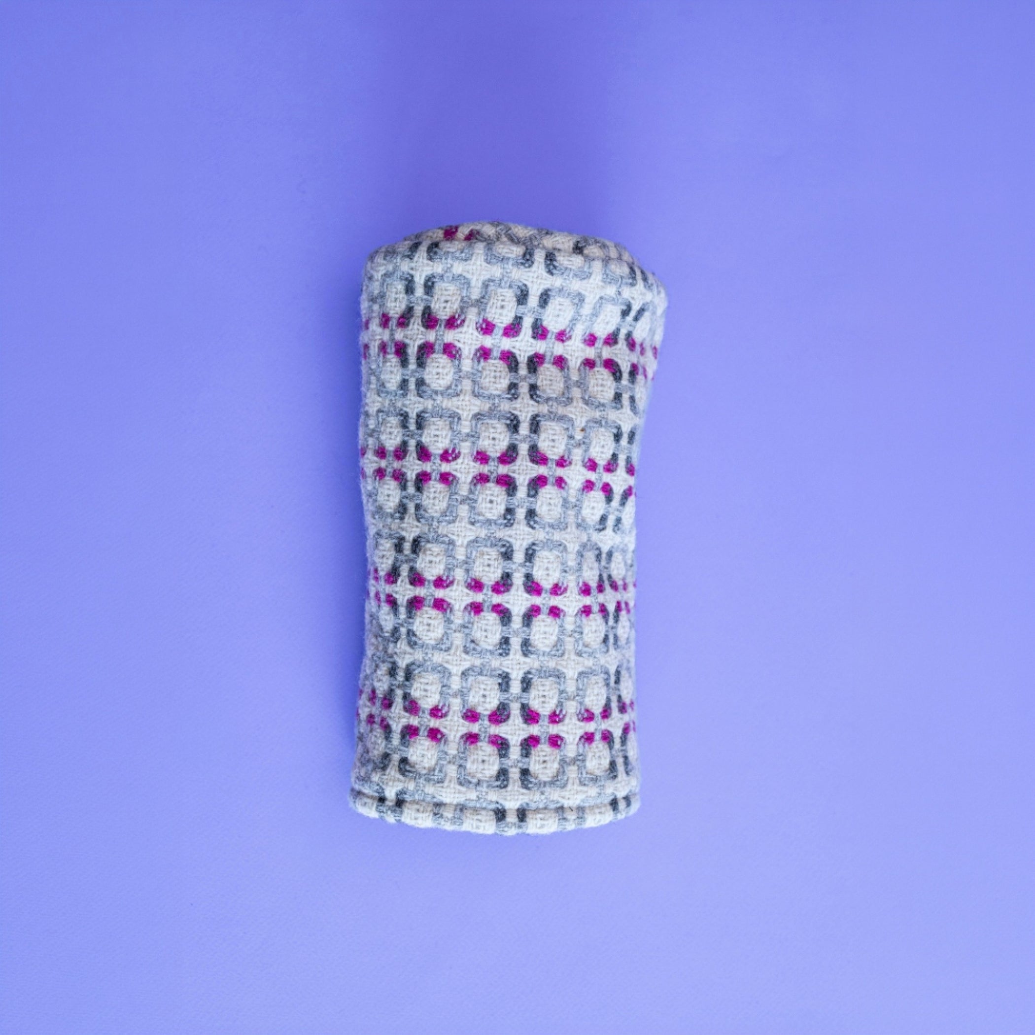 Lofted villainen väyläpuun mailansuoja Vintage Fuchsia -kuosilla