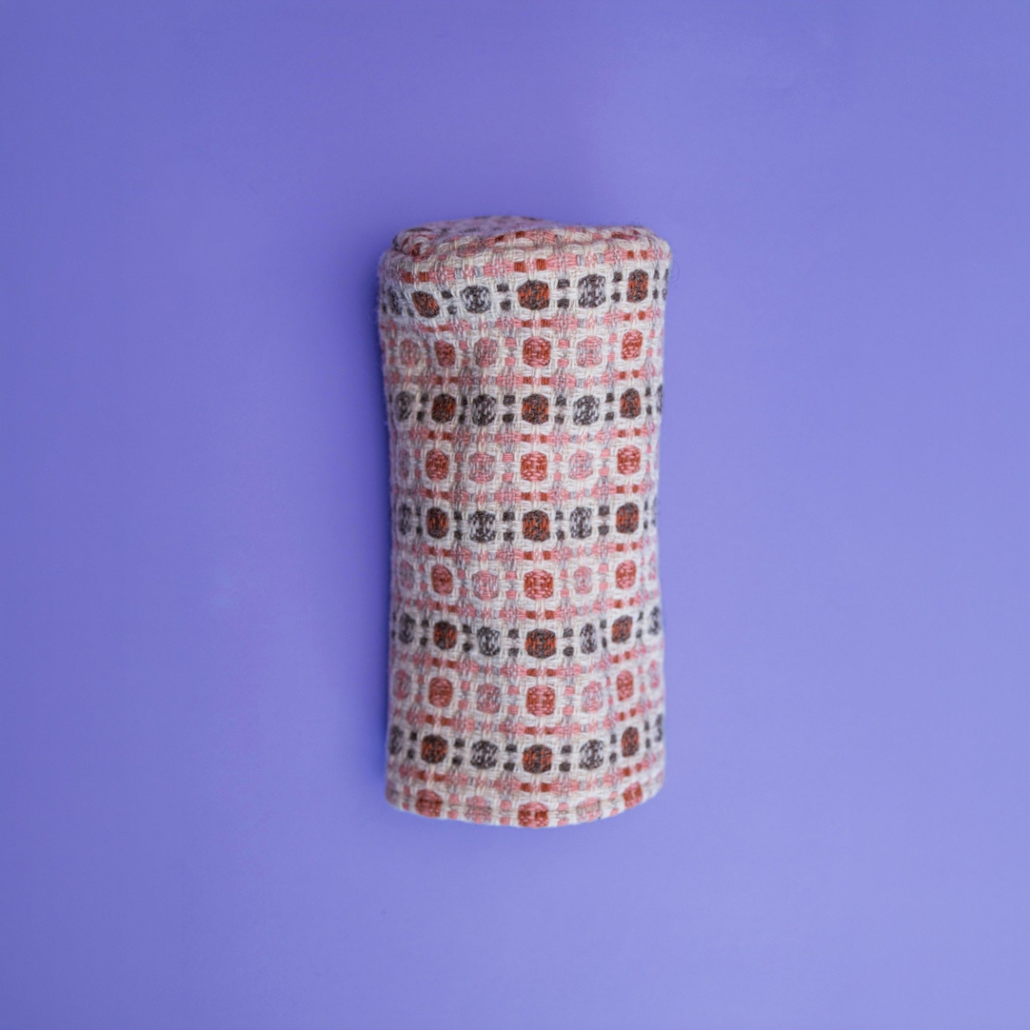Lofted villainen väyläpuun mailansuoja Vintage Rose -kuosilla