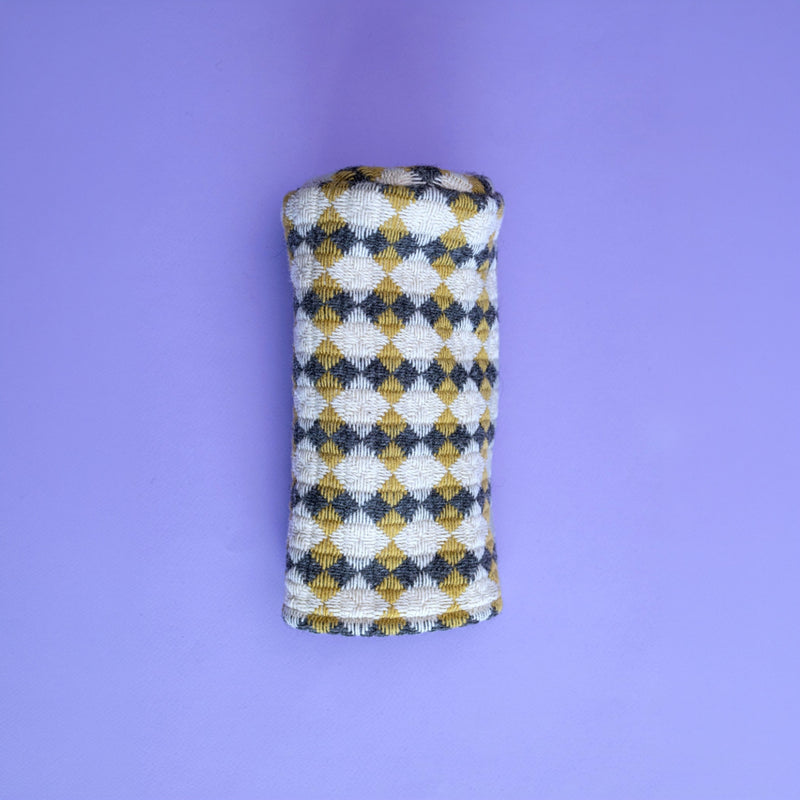 Lofted villainen vÃ¤ylÃ¤puun mailansuoja Yellow and Grey Tile -kuosilla